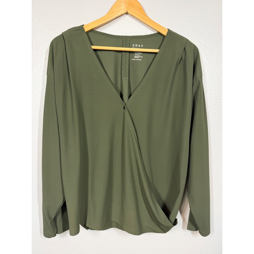 ADAY Top Women S Green That's‎ A Wrap Long Sleeve V-Neck Travel Minimalist